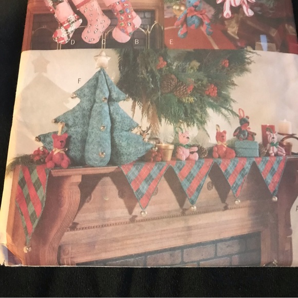 Traditional Christmas Crafts Tree Skirt Mantle Cover Bear Butterick 5783 - Picture 3 of 10